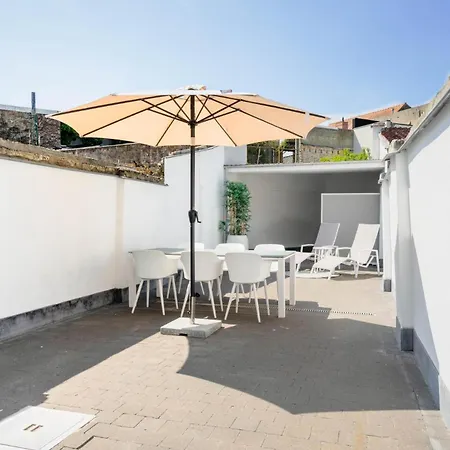 Charming Home: Near Center *