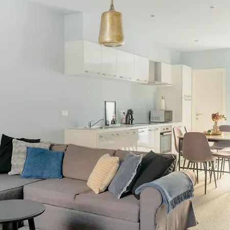 Charming Near And Center * Ostend
