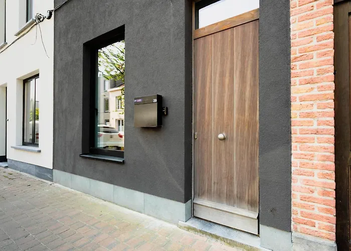 Apartment Charming Home: Near Center