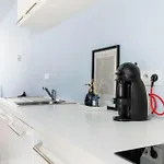 Charming Home: Near Center בית נופש