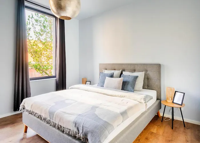 Charming Home: Near Center Vakantiehuis *