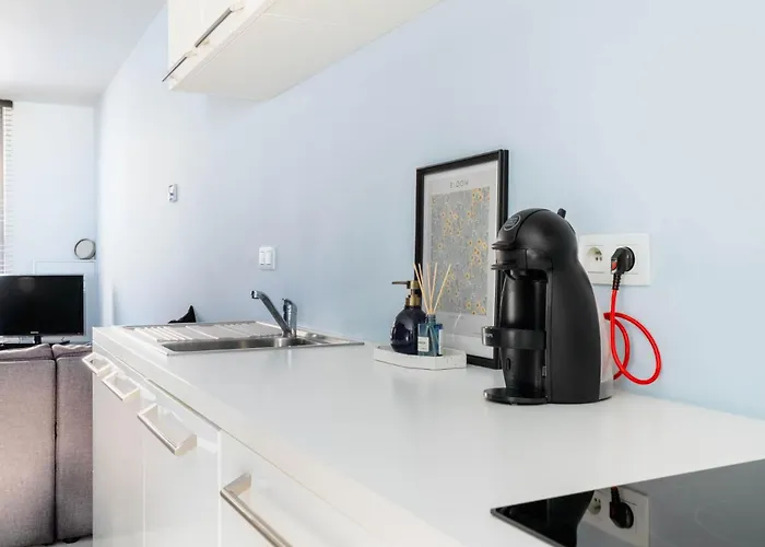 Charming Home: Near Center Vakantiehuis